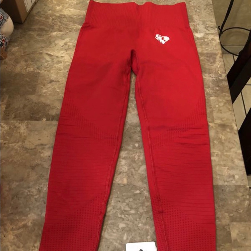 WOMEN’S BEST RED WORKOUT BOTTOMS HIGHWAISTED XS